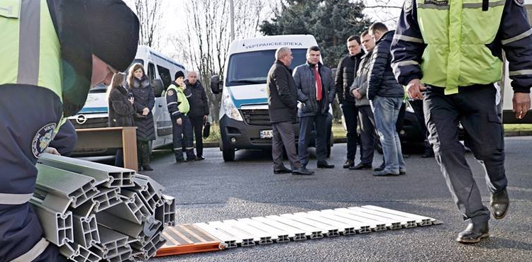 НА ВОЛЫНСКИХ ДОРОГАХ ВВЕДУТ ОГРАНИЧЕНИЯ ДВИЖЕНИЯ